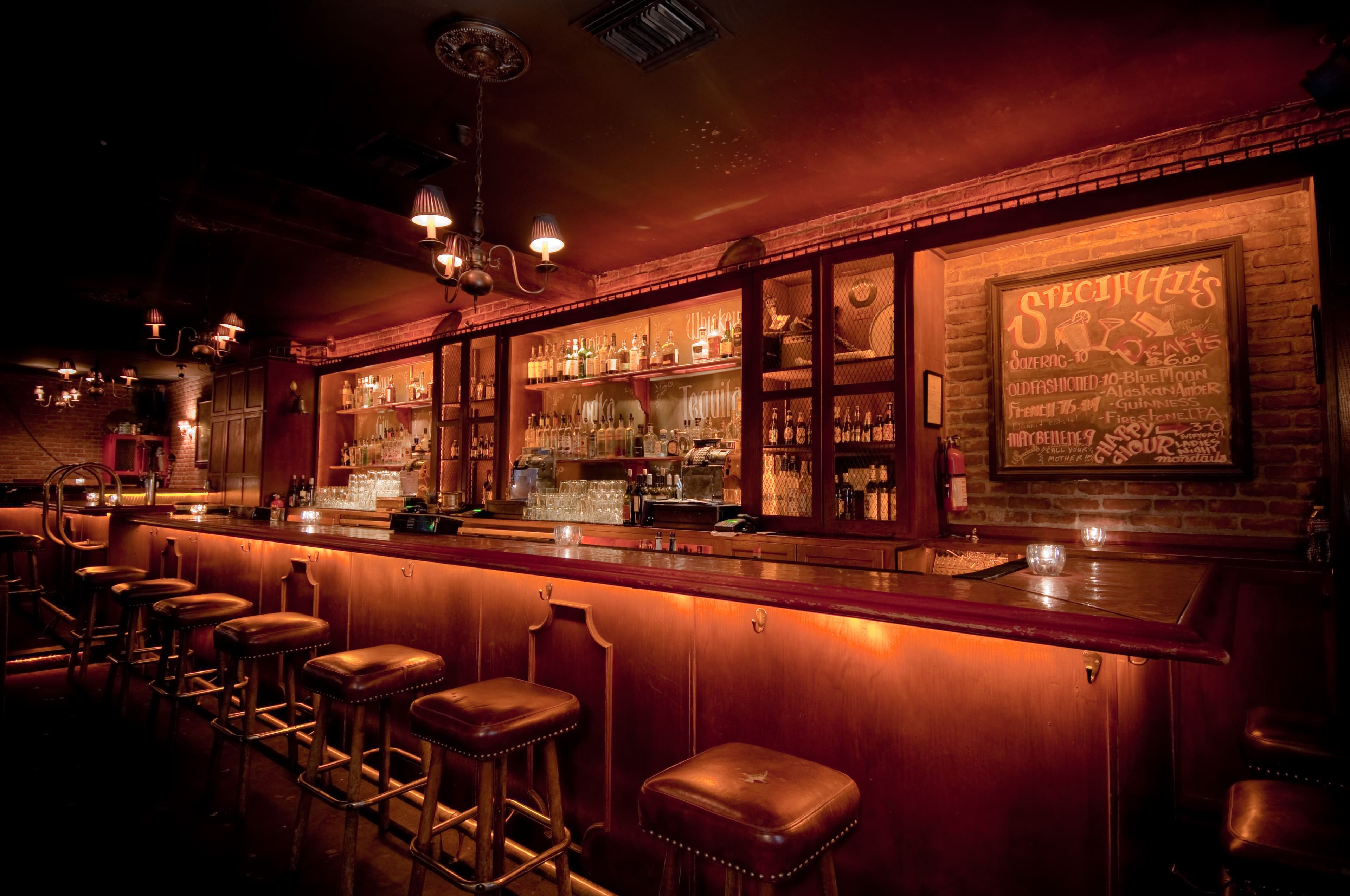 The 8th Note bar and stage at Z-8